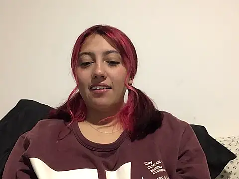 Emma Cut online show from June 4, 1:33 am