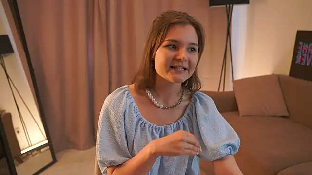 SariTolle online show from June 2, 6:36 am