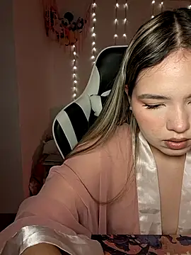 AlanaPrince  online show from June 2, 11:39 pm
