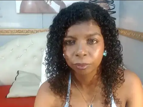 XtinaRave online show from June 2, 7:37 pm
