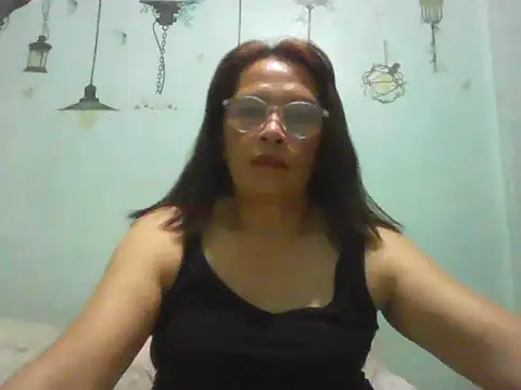 momshe2026 online show from June 3, 3:17 pm