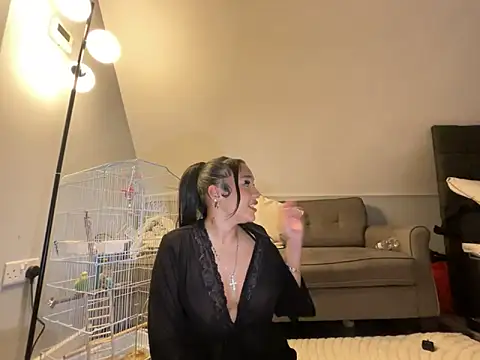 Caramelbbyxx online show from June 17, 11:39 pm
