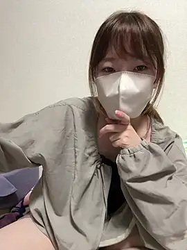 mei room online show from August 4, 4:24 pm
