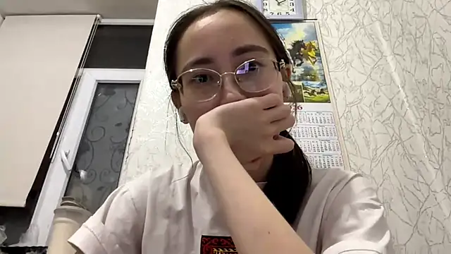VickieTrudo online show from June 4, 8:57 pm