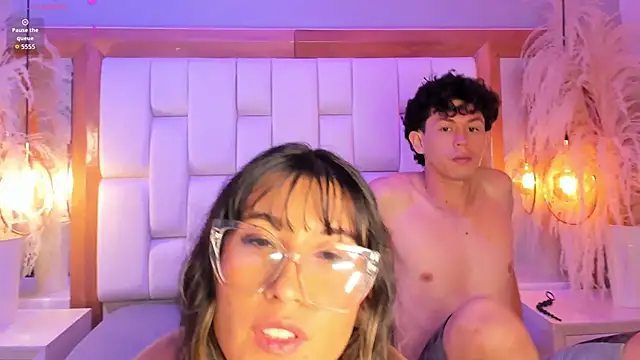 Amy and Alex online show from June 3, 2:33 pm