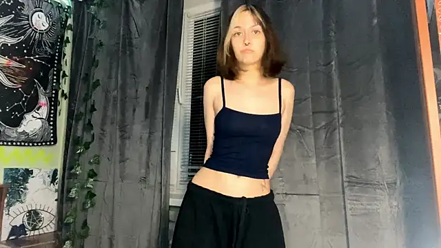 YourFavoriteAltgirl online show from June 4, 9:19 pm