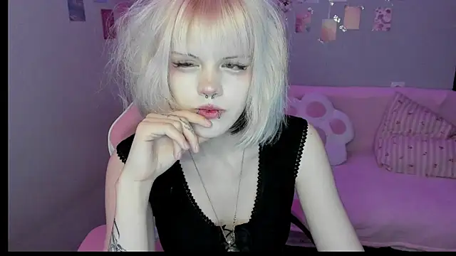 VelvetAlice online show from July 15, 8:35 pm