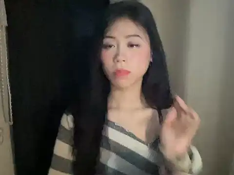 amberluiss online show from July 11, 9:20 am