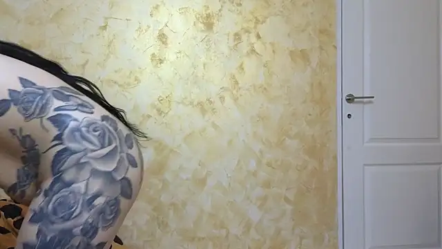 roxytattoo  online show from July 17, 6:29 am