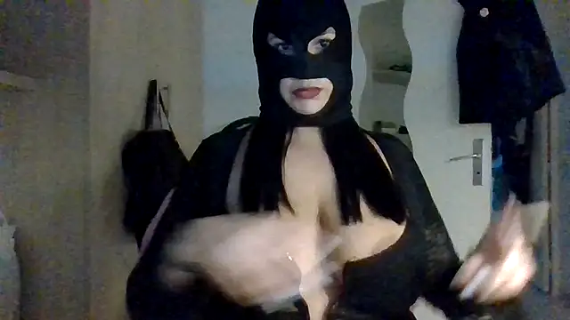 lacagoulerchaude online show from May 24, 6:29 pm