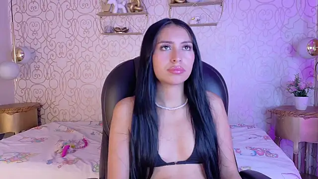 Laurengh  online show from June 3, 8:58 pm