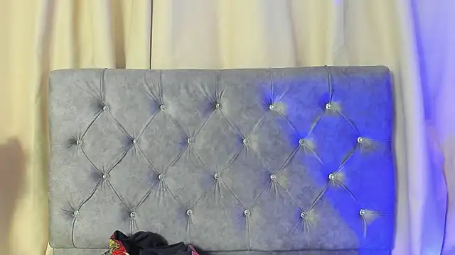 AbbyCollins   online show from June 1, 7:37 pm