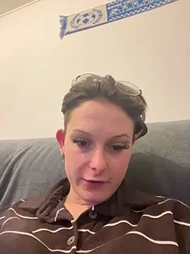 Quenn667 online show from June 4, 8:24 pm
