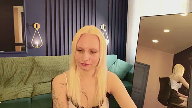 haleybooo online show from June 3, 5:19 am