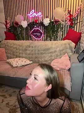 Lorentino blondie online show from June 3, 10:59 pm