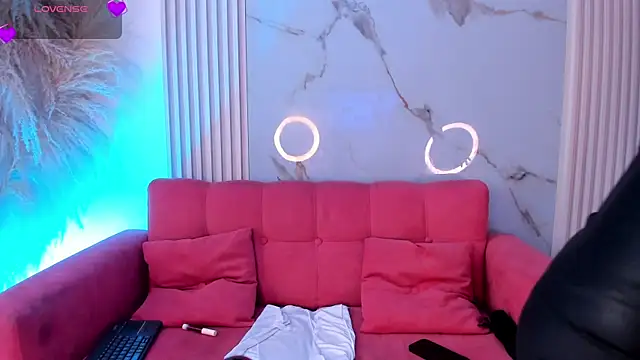 HottieVeroo  online show from July 28, 4:16 pm