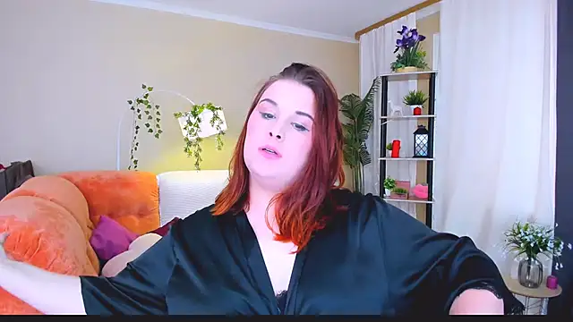 OliviaTwens online show from June 3, 9:10 am