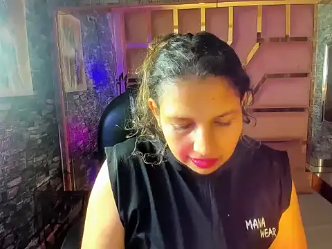 Danna Sg online show from June 3, 2:45 am