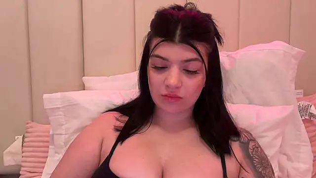 RawHoneyy online show from June 16, 11:39 pm