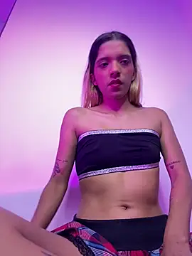 RebecaRealish online show from June 4, 1:37 pm