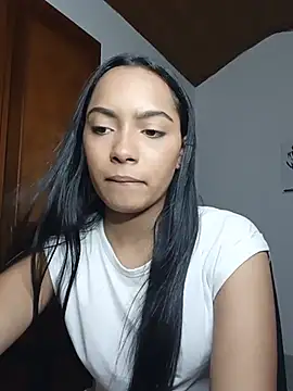 xcleila online show from July 23, 2:20 am