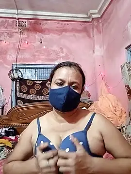 MoonLusty online show from June 3, 2:33 pm