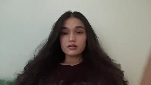 LisetteParajon online show from June 5, 6:52 am