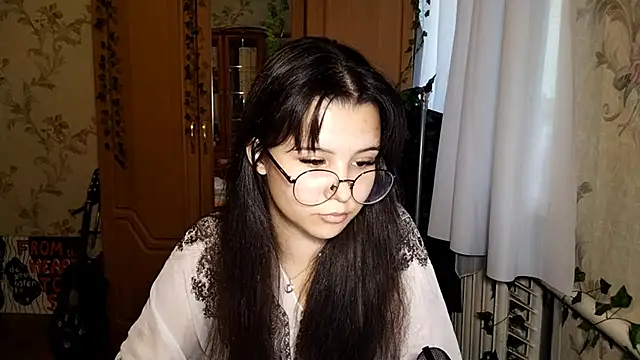 Adilily online show from June 3, 2:33 pm