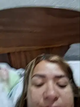 leonorq online show from June 1, 11:49 pm