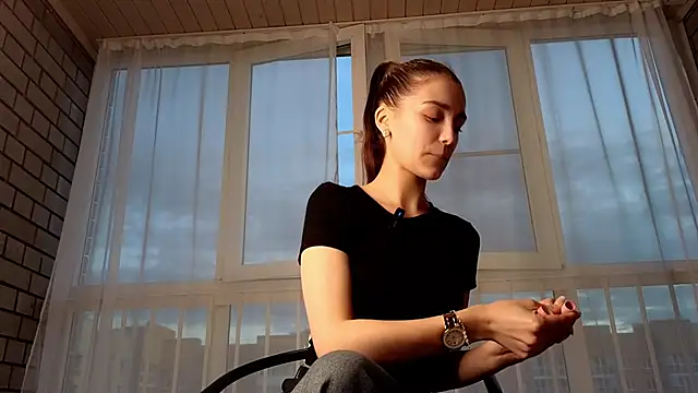 KayleenKucan online show from June 4, 5:28 pm