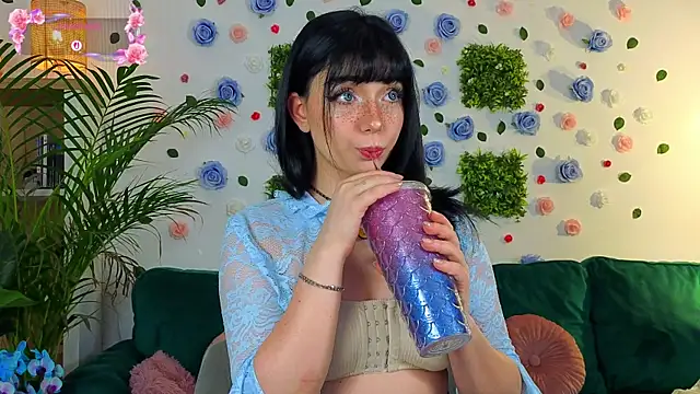justmeavery online show from June 3, 1:07 am