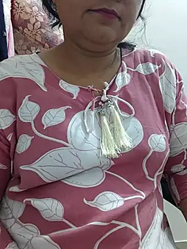 manjusrma005 online show from June 5, 6:47 pm