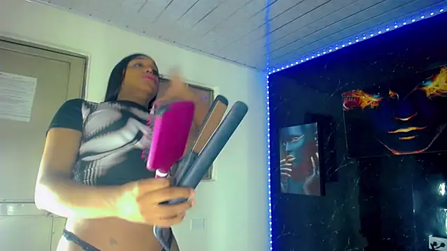 SaramyBigcock online show from June 2, 12:28 pm