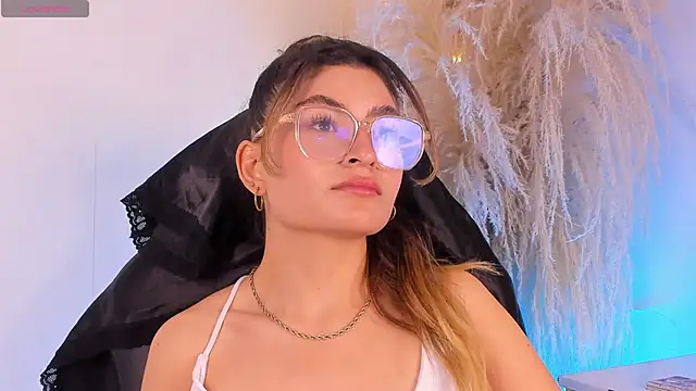 emilymjs  online show from June 5, 4:05 am
