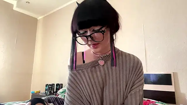 HolyCute online show from June 4, 2:32 pm