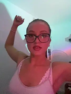 PoisonIvy x online show from June 1, 10:00 pm