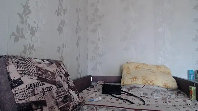 Luna Bliiss online show from June 3, 11:33 am