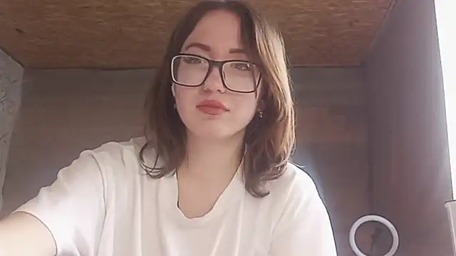 OliviaMoment online show from June 2, 10:16 am