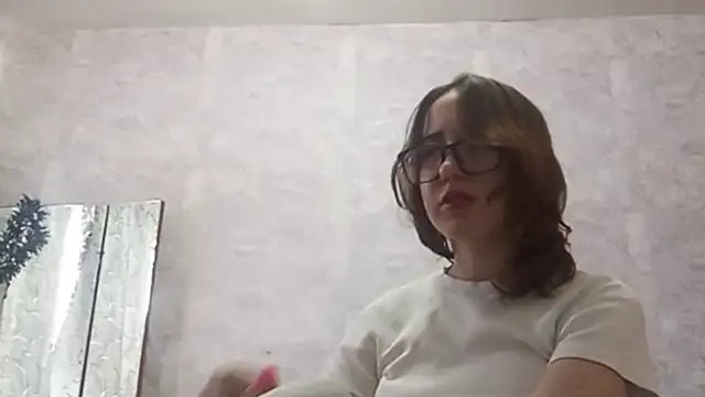 OliviaMoment online show from July 21, 8:04 am
