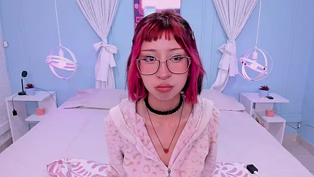 Venus Rouge online show from July 19, 2:30 pm
