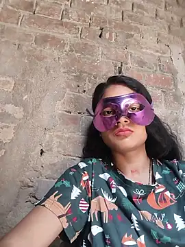 Hot Mahira69 online show from June 4, 8:30 am