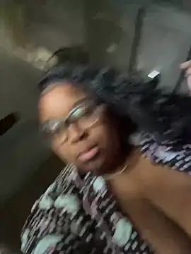 layitinme online show from June 4, 1:37 pm