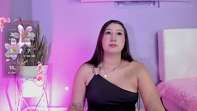 Allison Peach online show from July 1, 8:19 pm
