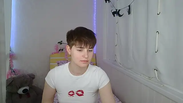 EmyHills online show from June 13, 4:15 pm