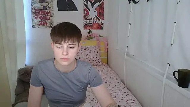 EmyHills online show from June 27, 1:39 pm