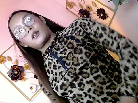 delilahxxxxx online show from June 4, 2:17 am
