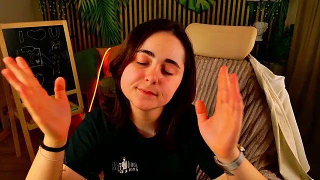 AprilMunoz online show from June 3, 12:06 pm