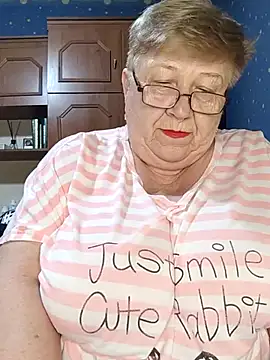 Brie Lynn online show from June 3, 6:36 am