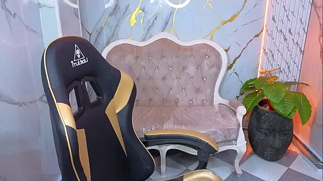 Scarllette B online show from June 4, 7:51 pm