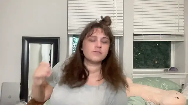 maddiliz online show from September 9, 1:49 am